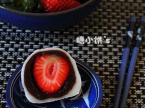 顺便贴几张以前做过的和果子系列~具体懒得搬运了。
草莓大福