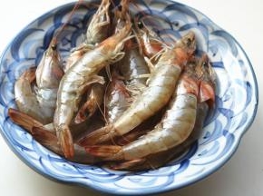 虾10只，去壳去头。