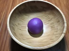 醒好的面才比较好揉，揉至光滑即可。