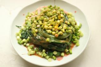 浇在最上面，拌匀即可食用。