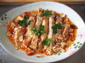 最后点缀上香菜即可