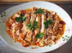 最后点缀上香菜即可