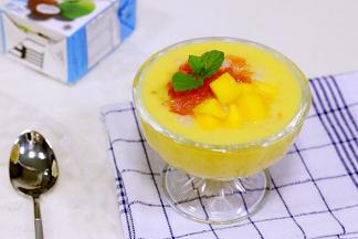 最后在放上芒果粒和西柚果肉。