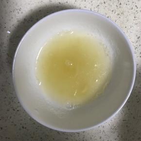 1.吉利丁粉用冷水浸泡！