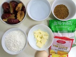 准备好食材，提前把红枣核去掉。