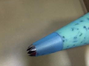 我用的是三能中号八齿的裱花嘴。