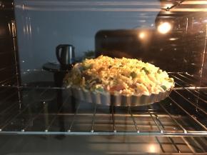 12、放入预热好的烤箱，中层，上下火，180度，20分钟左右。