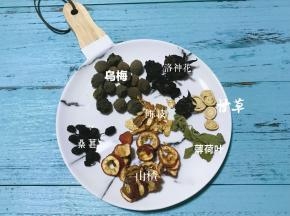 准备好所有的食材。