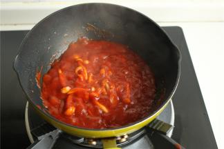 煮一会，会开始冒大泡，这时候继续煮1分钟就好了。