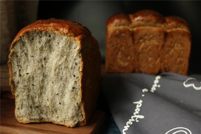 中种法黑芝麻吐司