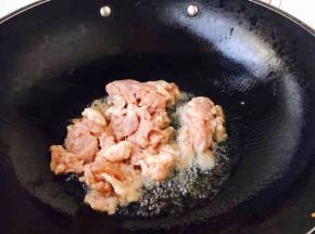 放入羊肉