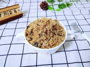 吃不完可以装在密封罐里，放冰箱冷藏保存。尽快吃完。