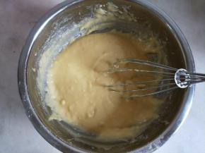 画Z字搅拌顺滑即可，不能过度搅拌。