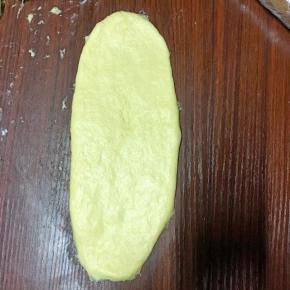 第一次滚圆后擀开