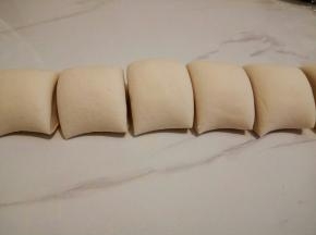 揉成圆形，切小个，我做了10个