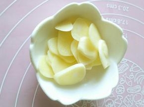 大蒜瓣切片