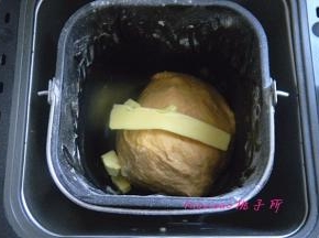 放入黄油，再次执行揉面程序；