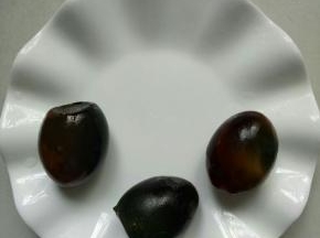 皮蛋去壳凉开水洗净