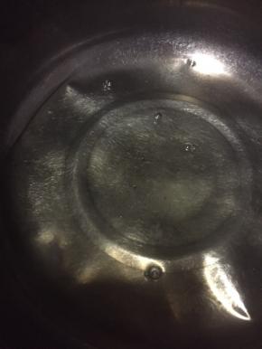 在蛋白里加入5g的柠檬汁。