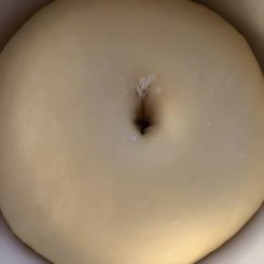 手指粘粉戳孔不回弹不塌陷就好了。