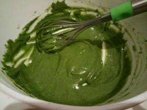 这是搅拌好的蛋黄糊，