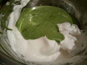 将拌匀的面糊倒入剩余的蛋白里，再次翻拌均匀即成戚风蛋糕面糊。