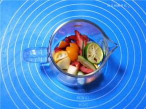 因为上面的杯是双层保温的，侧面不透亮，所以又换了茶壶；