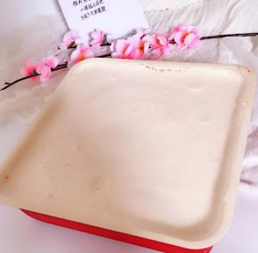 倒入模具里冷藏最少4小时以上