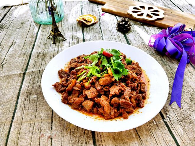 香味四溢炒烤肉