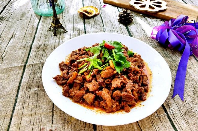 香味四溢炒烤肉