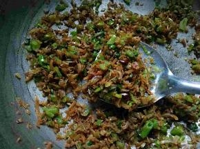 最后加入葱花拌匀即可出锅