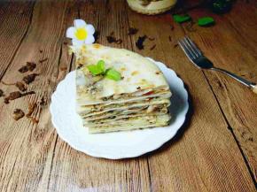 切开，这样吃起来方便，装盘可以开吃啦！做早餐，当零食都很好。