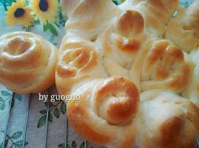 烤箱提前预热170度，烤制28分钟上色盖锡纸