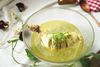 冷藏后充分入味，撕碎当下酒菜也是极好的。