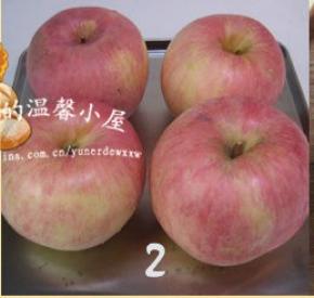 苹果洗净，擦干表面水份；