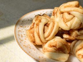 放入开水中，中火蒸8～10分钟，焖3分钟即可出锅。