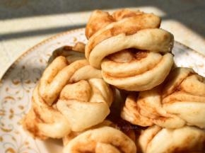 松软好吃的花卷就做好了！