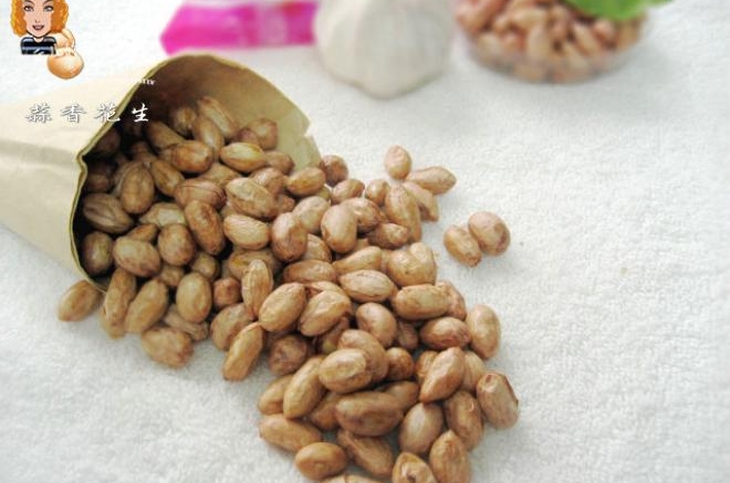 香脆可口，蒜香扑鼻的休闲零食【蒜香花生米】