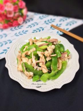 出锅装盘上桌享用吧。