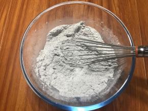 先混合所有干料