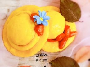 15.冷水上锅，开锅后蒸15分钟，关火后5分钟再揭盖子！看看成品图吧，有没有很漂亮