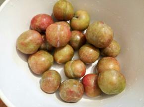 可以用淘米水给清洗干净