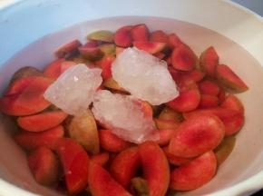 再放入冰糖（喜欢甜的可以再放点冰糖）