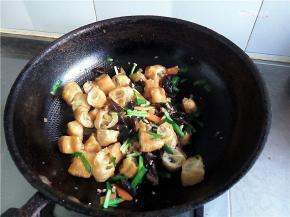 快速翻炒均匀即可出锅。