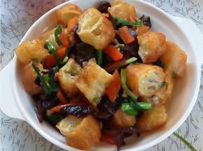 美味又好吃的肉末油条做好啦。