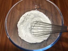 混合所有干料。