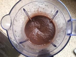 加入料理机打碎。