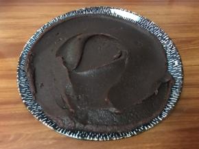 摊在盘子里晾凉。