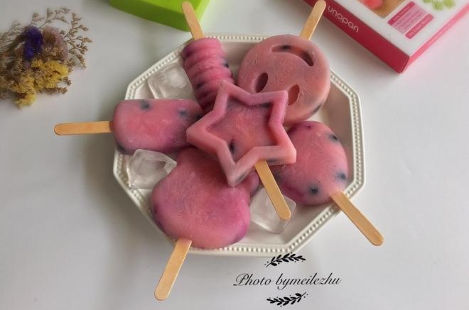 养乐多水果冰棒