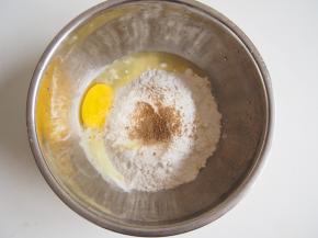 加入适量五香粉